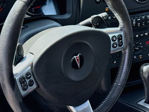 Used 2008 Pontiac Grand Prix GXP FWD image 12