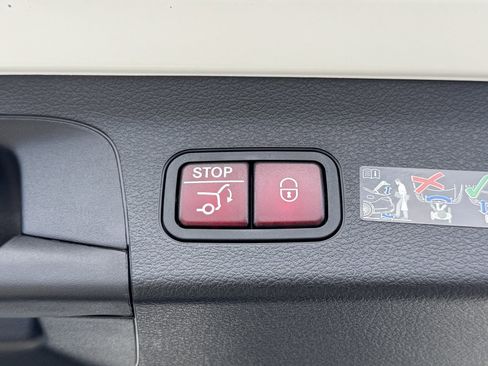 New 2025 Mercedes-Benz GLS 63 AMG 4MATIC image 15