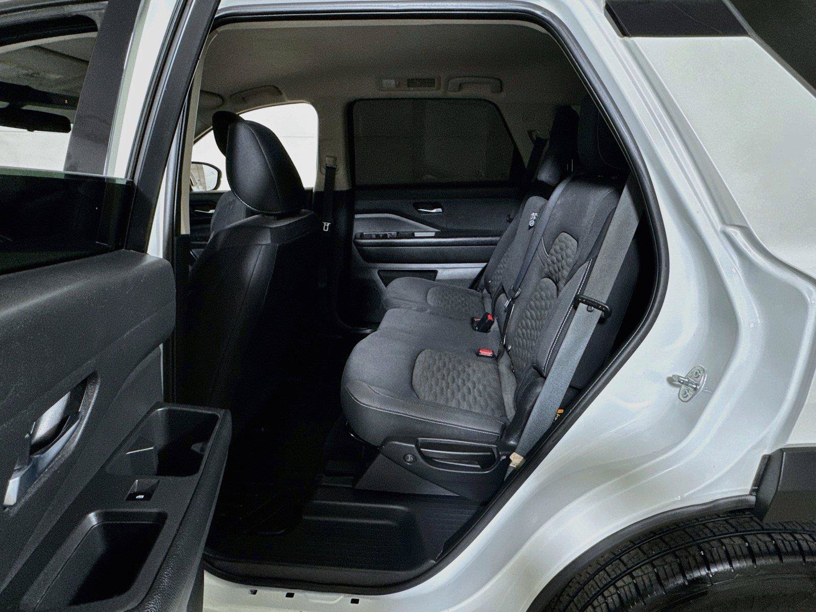 Used 2022 Nissan Pathfinder SV FWD image 21