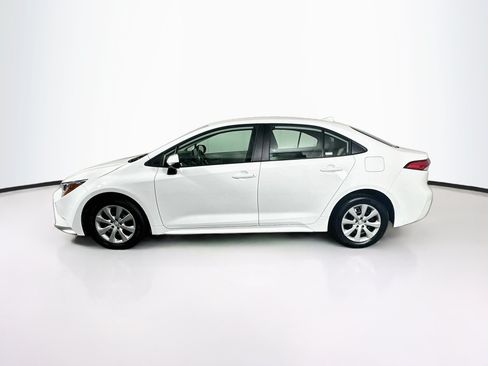 Used 2025 Toyota Corolla LE FWD image 4