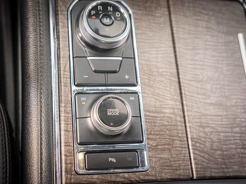 Used 2020 Ford Expedition Limited image 25