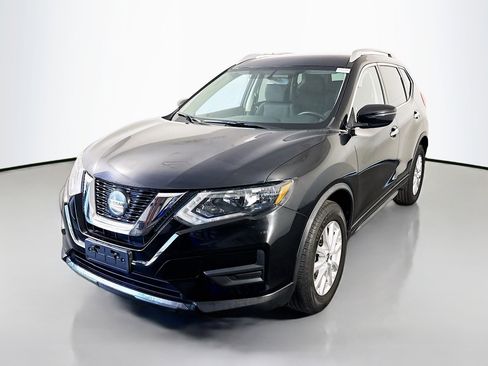 Used 2018 Nissan Rogue SV image 4