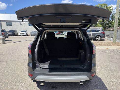 Used 2017 Ford Escape SE w/ Equipment Group 201A AWD/4WD image 34