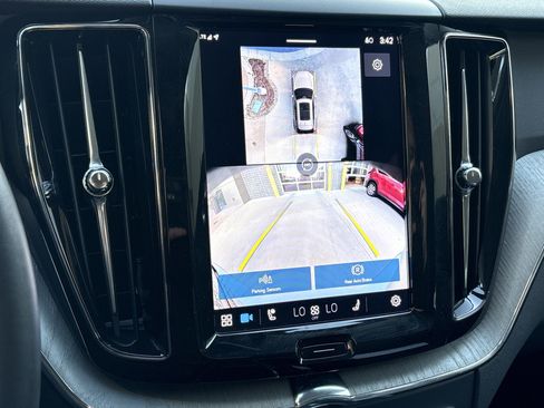 Used 2025 Volvo XC60 B5 Plus image 25