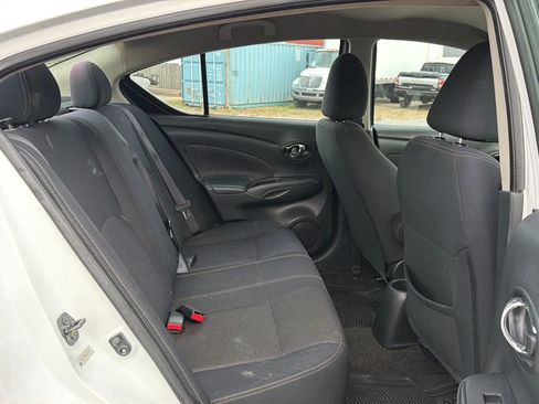 Used 2017 Nissan Versa SL image 14