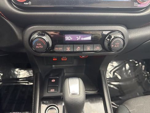 Used 2024 Nissan Kicks SR image 21