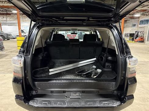 Used 2018 Toyota 4Runner SR5 image 19