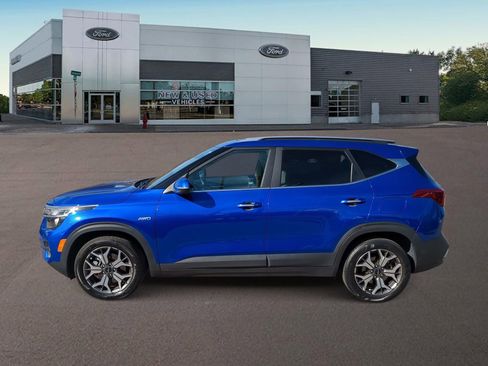 Used 2022 Kia Seltos EX image 7