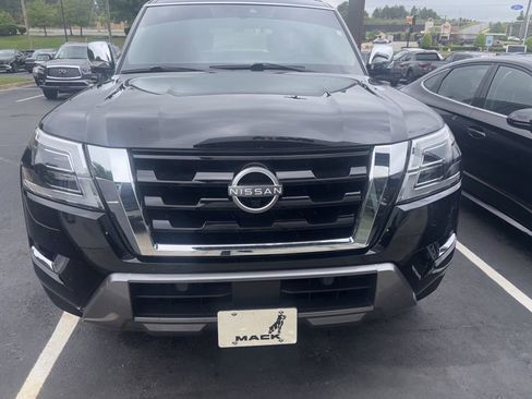 Used 2023 Nissan Armada Platinum w/ Captain's Chairs Package AWD/4WD image 4