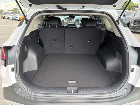 Used 2025 Kia Sportage EX FWD image 18