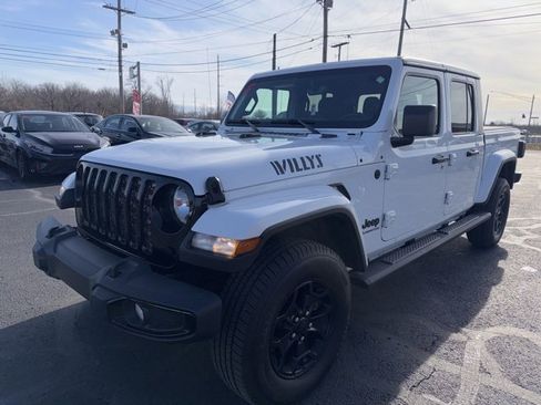 Used 2021 Jeep Gladiator Willys image 3
