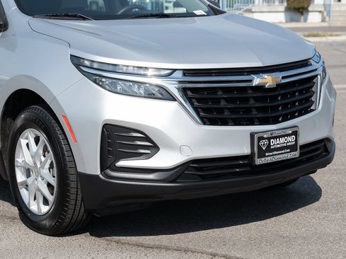 Used 2022 Chevrolet Equinox LS AWD/4WD image 9