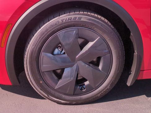 Used 2026 Toyota Prius Plug-In Hybrid image 10