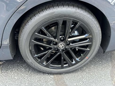 New 2026 Toyota Camry Hybrid FWD image 9