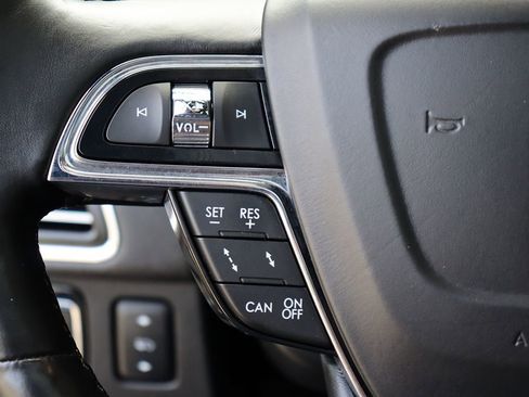 Used 2020 Lincoln Navigator Reserve w/ Luxury Package image 16