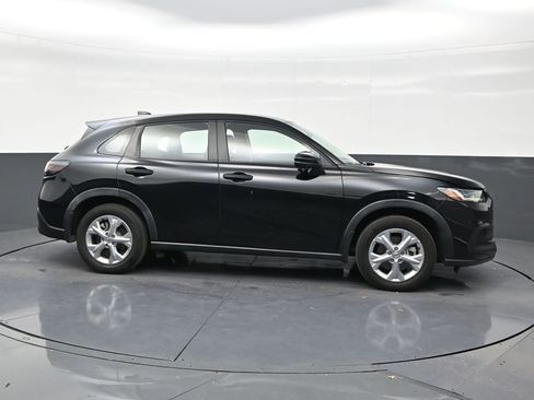Used 2023 Honda HR-V LX image 6