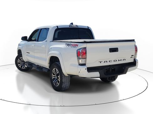 Used 2022 Toyota Tacoma TRD Sport w/ Technology Package AWD/4WD image 4