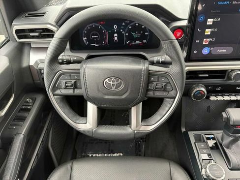 Used 2024 Toyota Tacoma TRD Sport AWD/4WD image 18