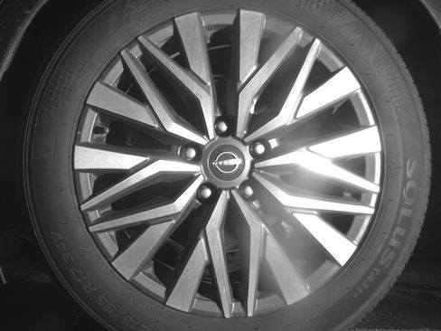 Used 2025 Nissan Altima 2.5 SV image 14