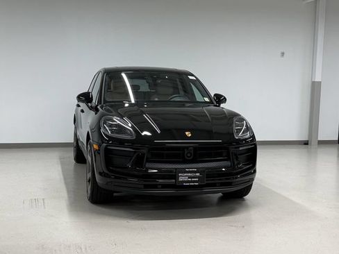 Certified 2026 Porsche Macan AWD/4WD image 9
