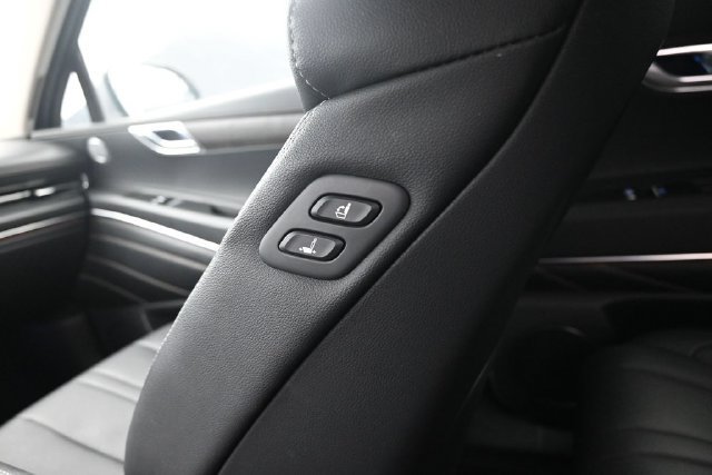 Used 2024 Genesis GV80 2.5T AWD/4WD image 46