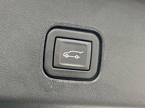 Used 2025 Cadillac Lyriq Sport image 20