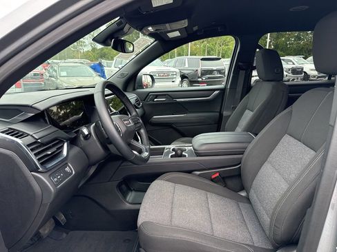 Used 2025 GMC Acadia Elevation image 9