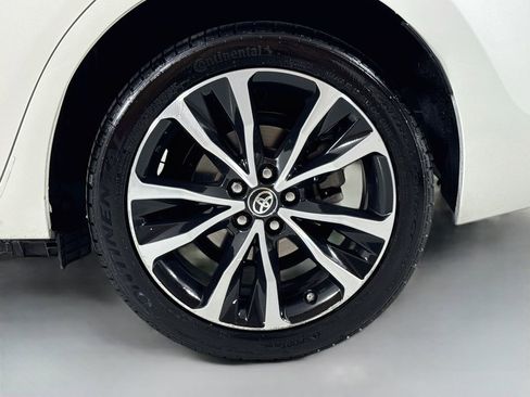 Used 2018 Toyota Corolla XSE FWD image 8