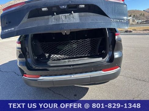 Used 2023 Jeep Grand Cherokee Limited image 8