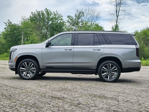 Used 2026 Cadillac Escalade Sport w/ Touring Package AWD/4WD image 8