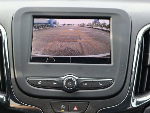 Used 2024 Chevrolet Equinox RS FWD image 11