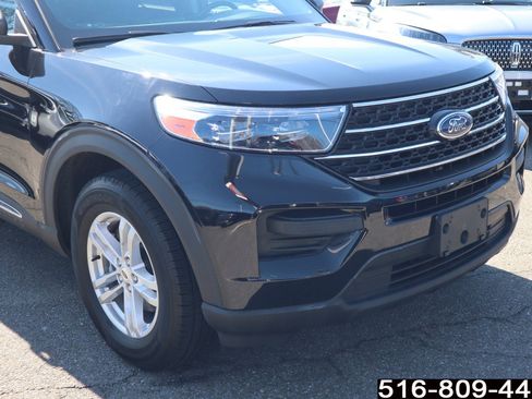 Used 2021 Ford Explorer XLT AWD/4WD image 2