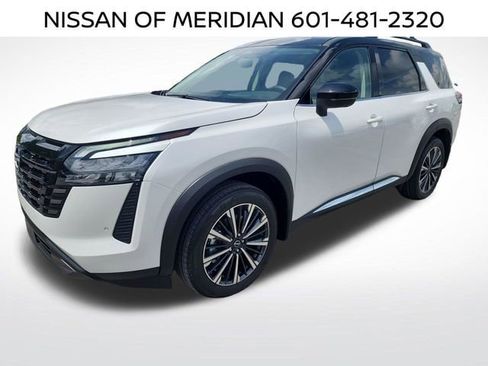 New 2026 Nissan Pathfinder Platinum w/ Lighting Package FWD image 1