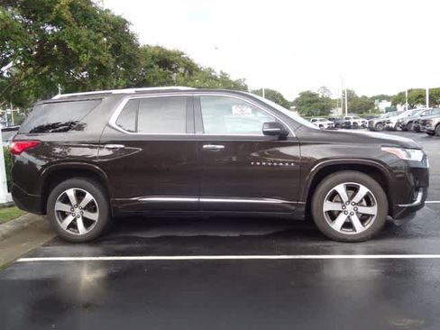 Used 2019 Chevrolet Traverse High Country AWD/4WD image 5