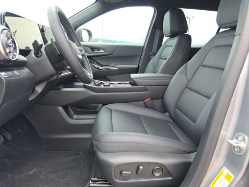 New 2026 Chevrolet Equinox LT w/ Convenience Package II FWD image 10