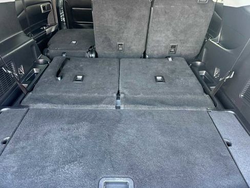 Used 2022 Ford Explorer XLT w/ Equipment Group 202A image 14