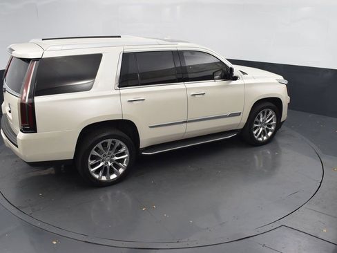 Used 2015 Cadillac Escalade Luxury image 46