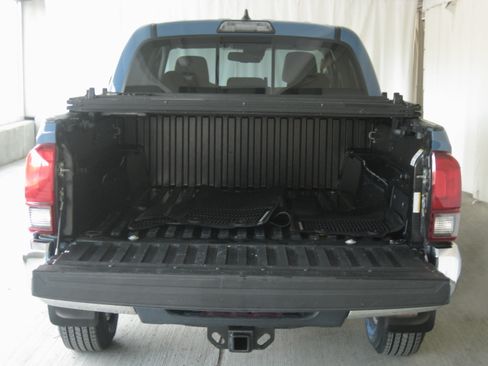 Used 2019 Toyota Tacoma SR5 image 24