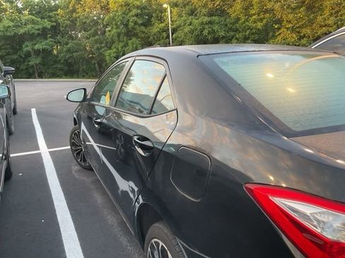 Used 2015 Toyota Corolla S FWD image 9