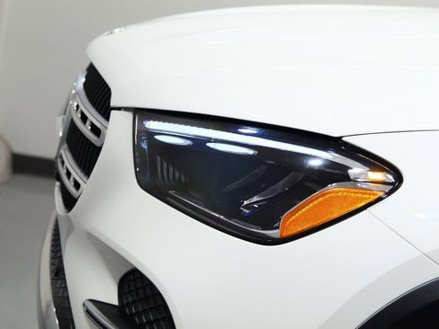 Certified 2025 Mercedes-Benz GLE 350 4MATIC image 17