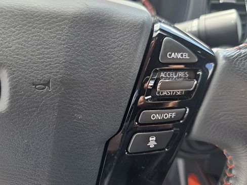 Used 2023 Nissan Frontier PRO-4X w/ Technology Package AWD/4WD image 25