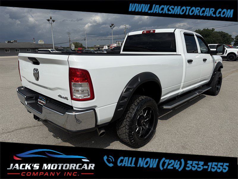 Used 2024 RAM 3500 Tradesman w/ Chrome Appearance Group AWD/4WD image 4