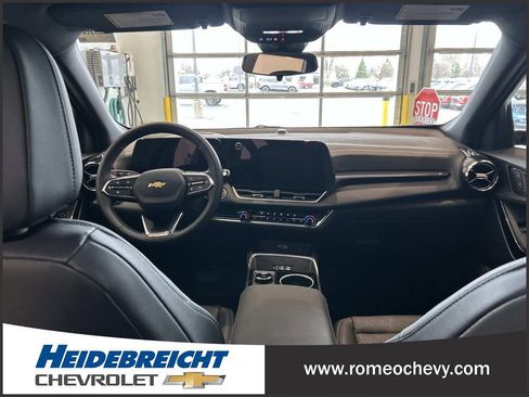 Used 2026 Chevrolet Equinox LT w/ Convenience Package II image 16