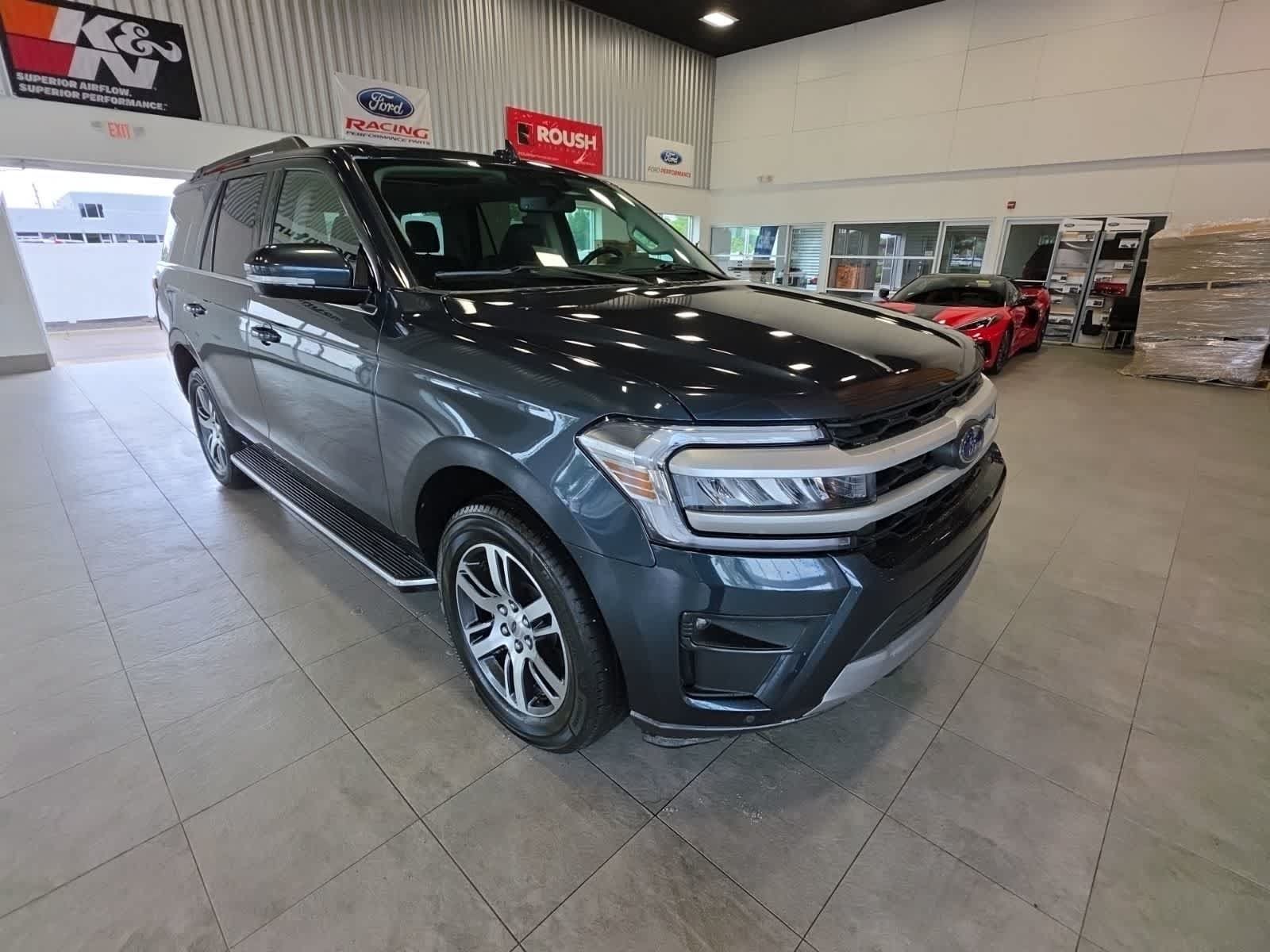 Used 2022 Ford Expedition XLT AWD/4WD image 5