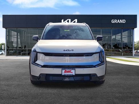 New 2026 Kia EV9 Land image 3