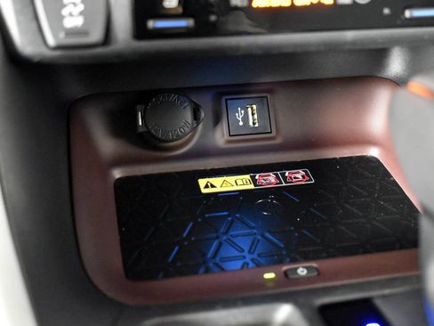 Used 2023 Toyota RAV4 Limited image 38