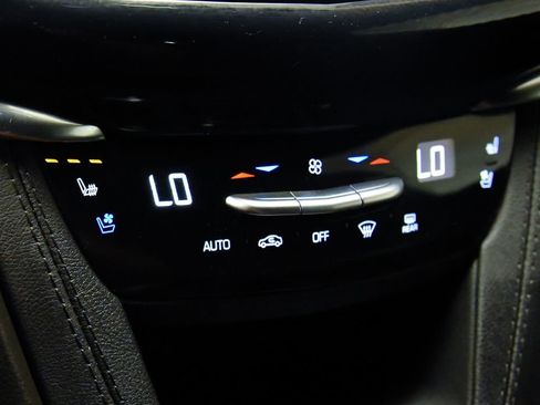 Used 2024 Cadillac XT6 Sport w/ Technology Package AWD/4WD image 29