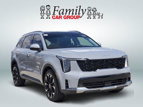 Used 2025 Kia Sorento EX w/ Panoramic Sunroof Package FWD image 2