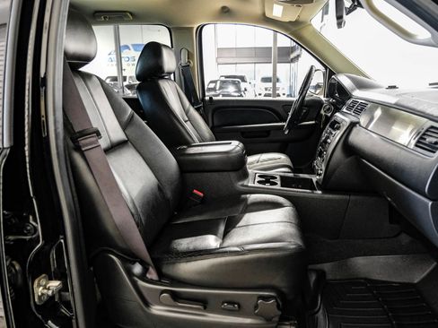 Used 2013 Chevrolet Avalanche LT w/ Suspension Package, Off-Road image 34