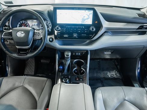 Used 2022 Toyota Highlander Limited AWD/4WD image 21